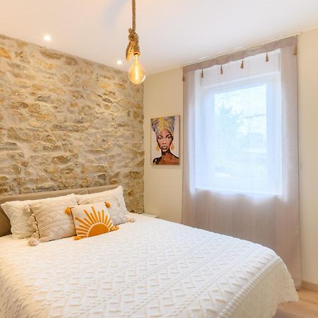 Les Pierres Dorees - Moderne & Confort La Roche-sur-Yon Exterior foto